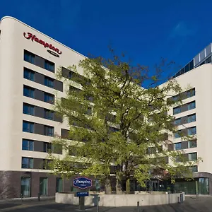 Hotell Hampton By Hilton Frankfurt Airport